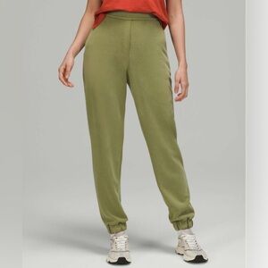 Lululemon Softstreme Relaxed High Rise Jogger Pant in Bronze Green - Size 8